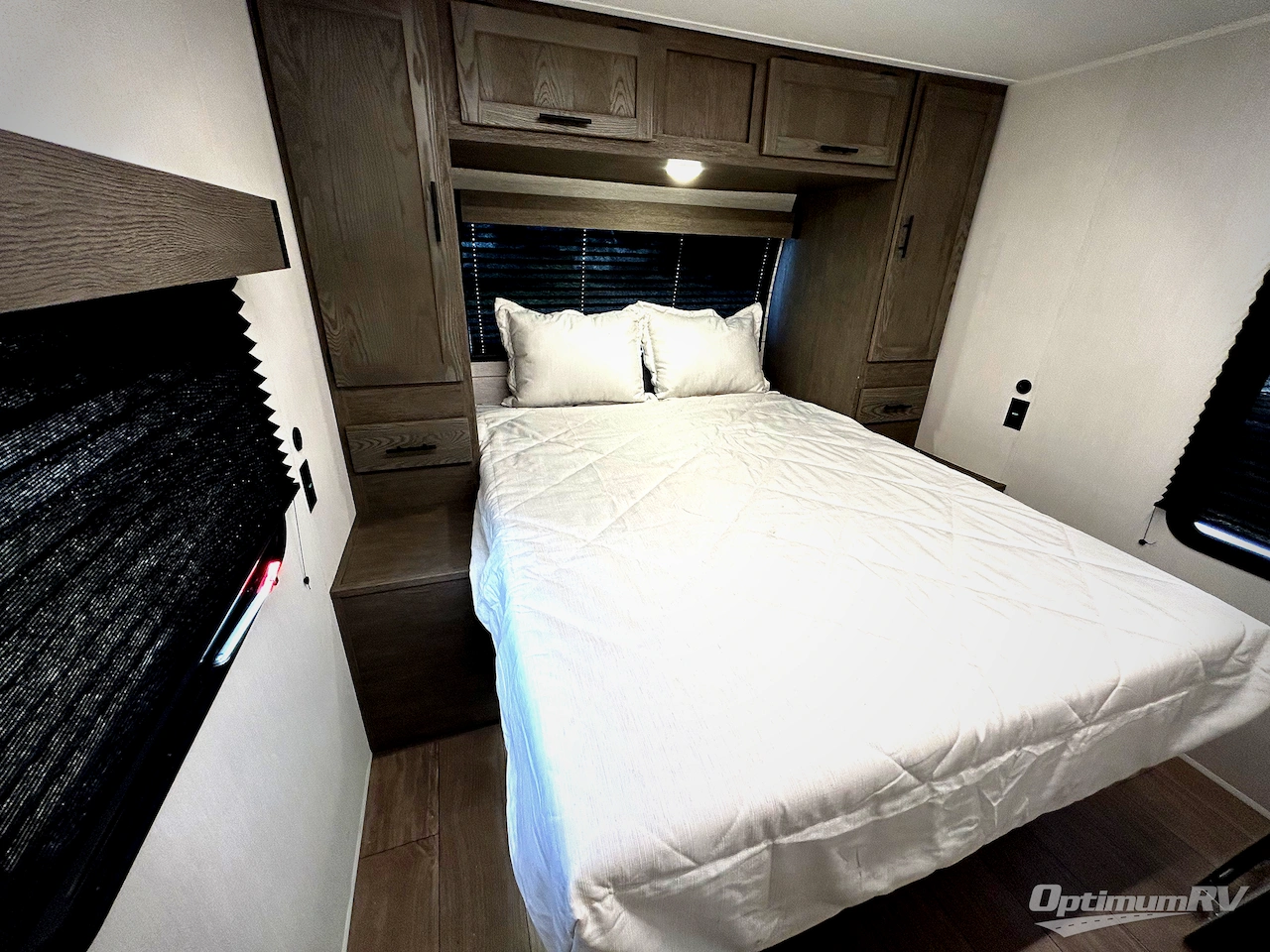 2026 Forest River Cherokee Alpha Wolf 22SW Photo 7