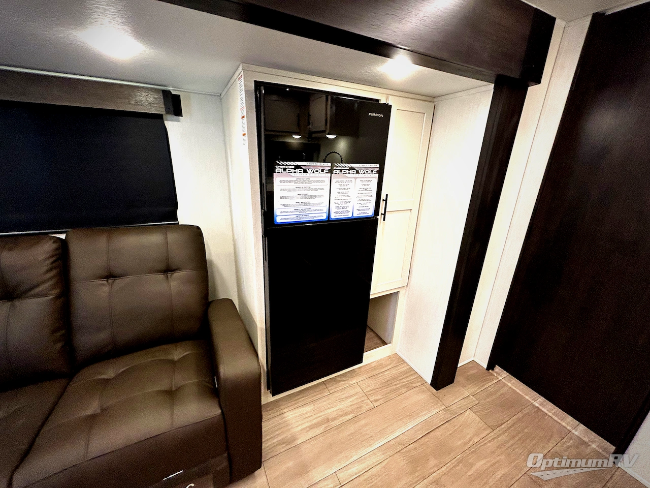 2026 Forest River Cherokee Alpha Wolf 22SW Photo 10