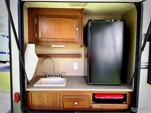 2015 Coachmen Freedom Express 233RBS RV Photo 2