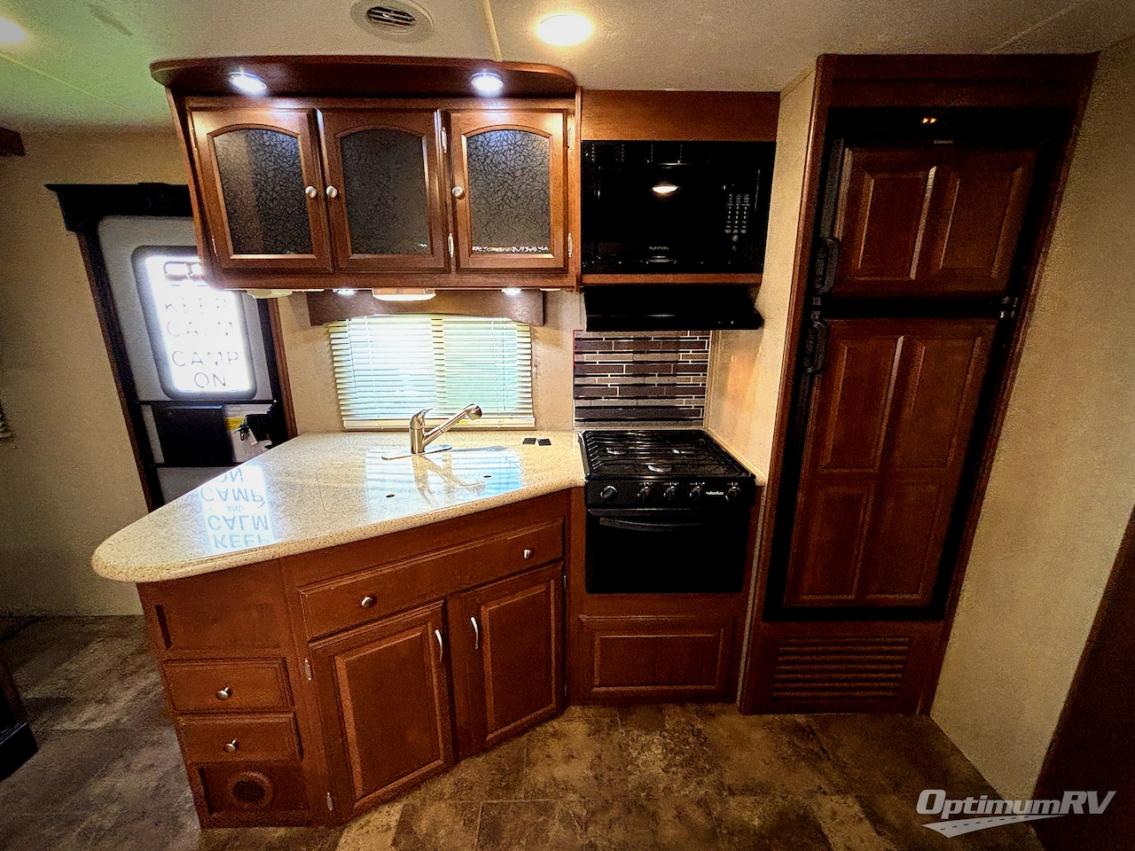 2015 Coachmen Freedom Express 233RBS Photo 7