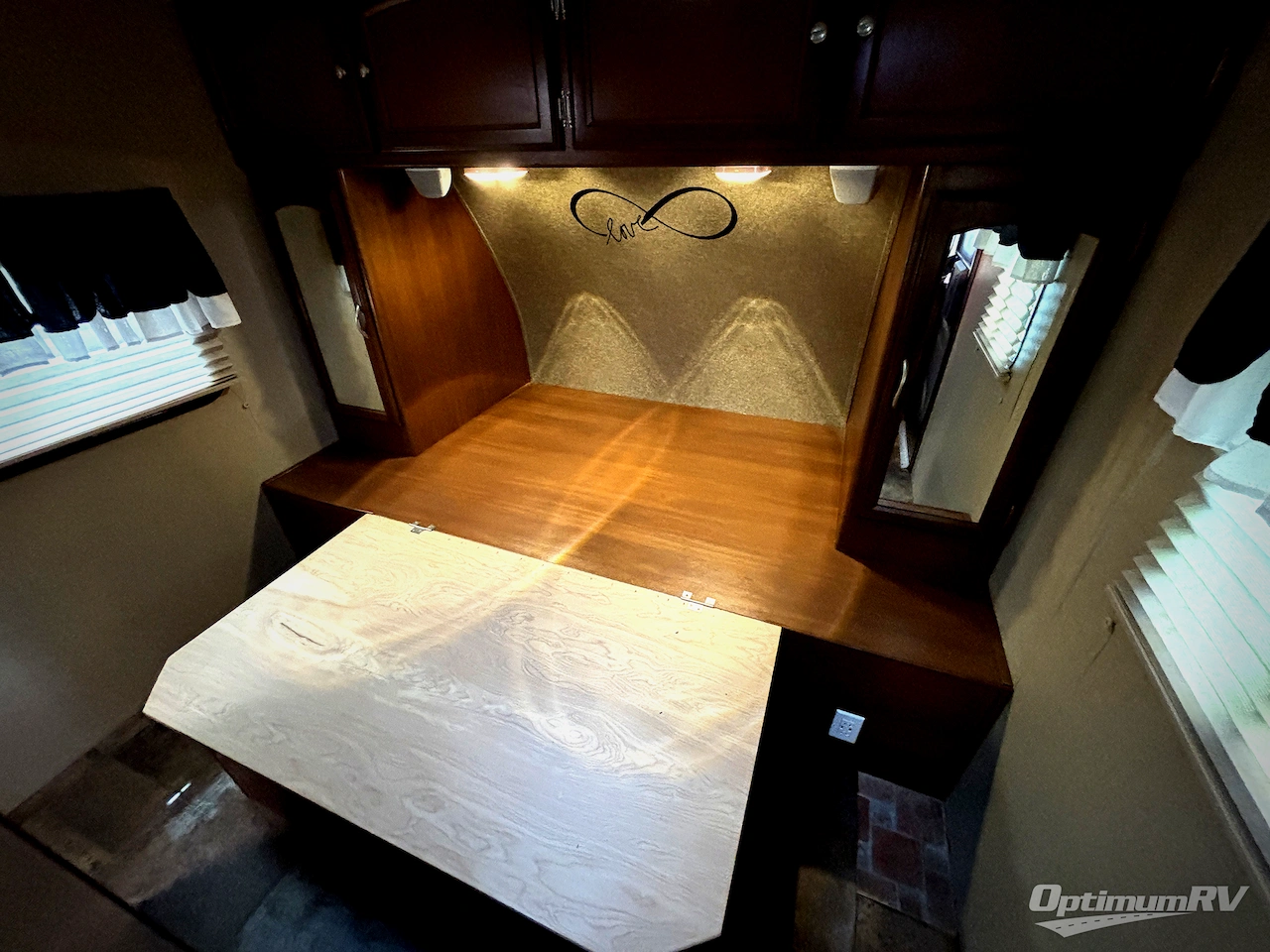 2015 Coachmen Freedom Express 233RBS Photo 8