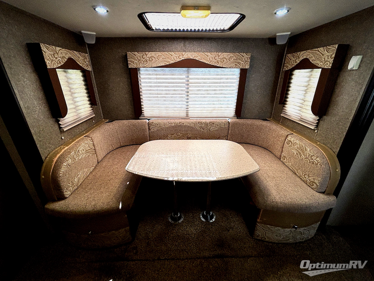 2015 Coachmen Freedom Express 233RBS Photo 11