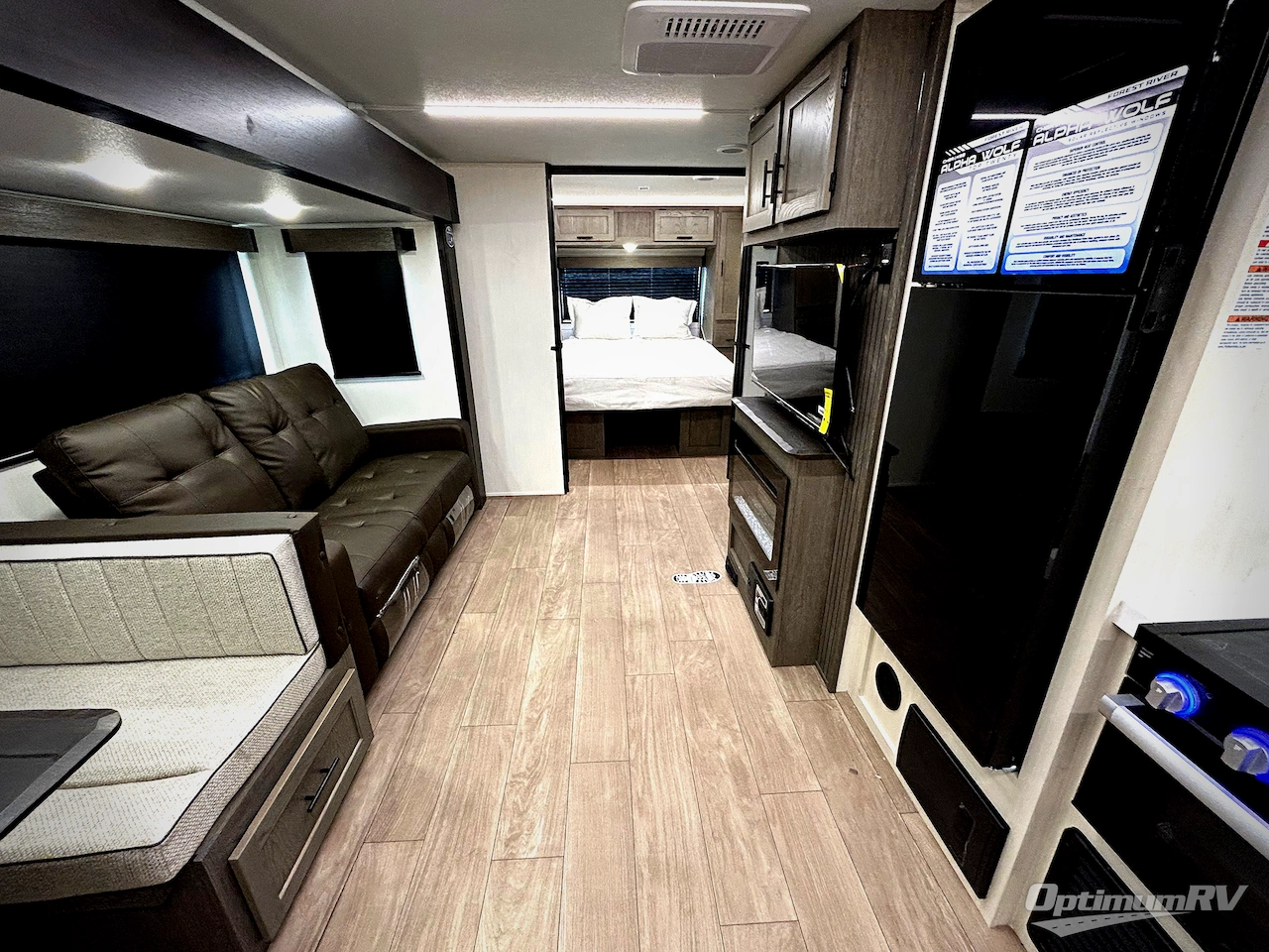 2026 Forest River Cherokee Alpha Wolf 25RB Photo 5