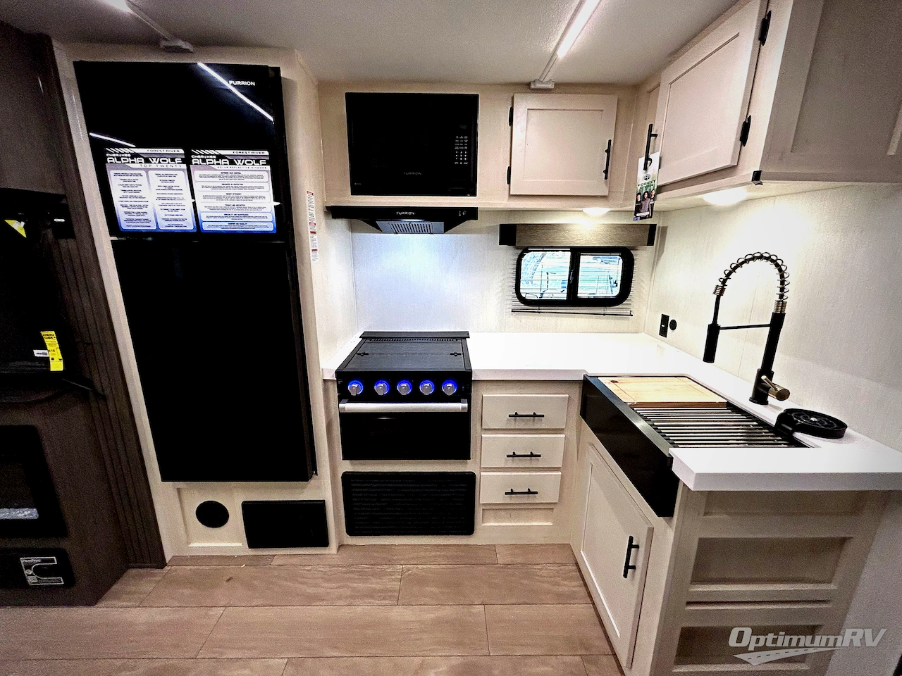 2026 Forest River Cherokee Alpha Wolf 25RB Photo 6