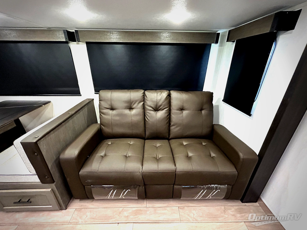 2026 Forest River Cherokee Alpha Wolf 25RB Photo 9