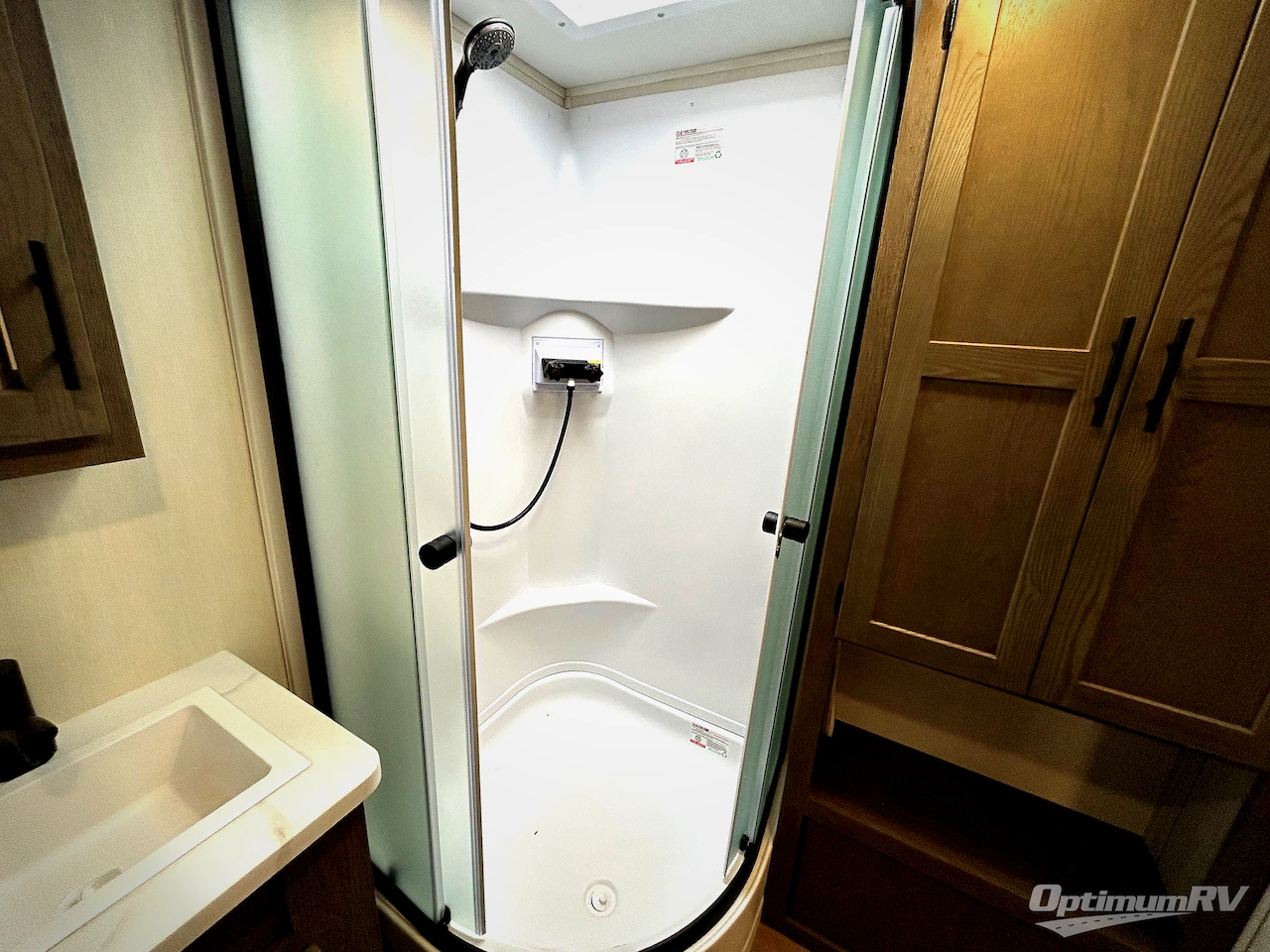 2026 Forest River Cherokee Alpha Wolf 25RB Photo 13