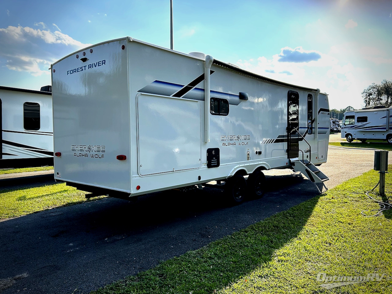 2026 Forest River Cherokee Alpha Wolf 25RB Photo 2