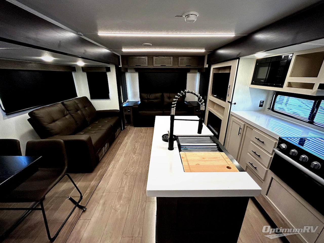 2026 Forest River Cherokee Alpha Wolf 26RL Photo 4