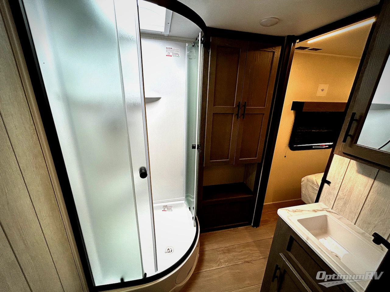 2026 Forest River Cherokee Alpha Wolf 26RL Photo 9