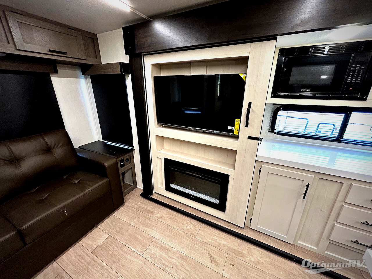 2026 Forest River Cherokee Alpha Wolf 26RL Photo 16