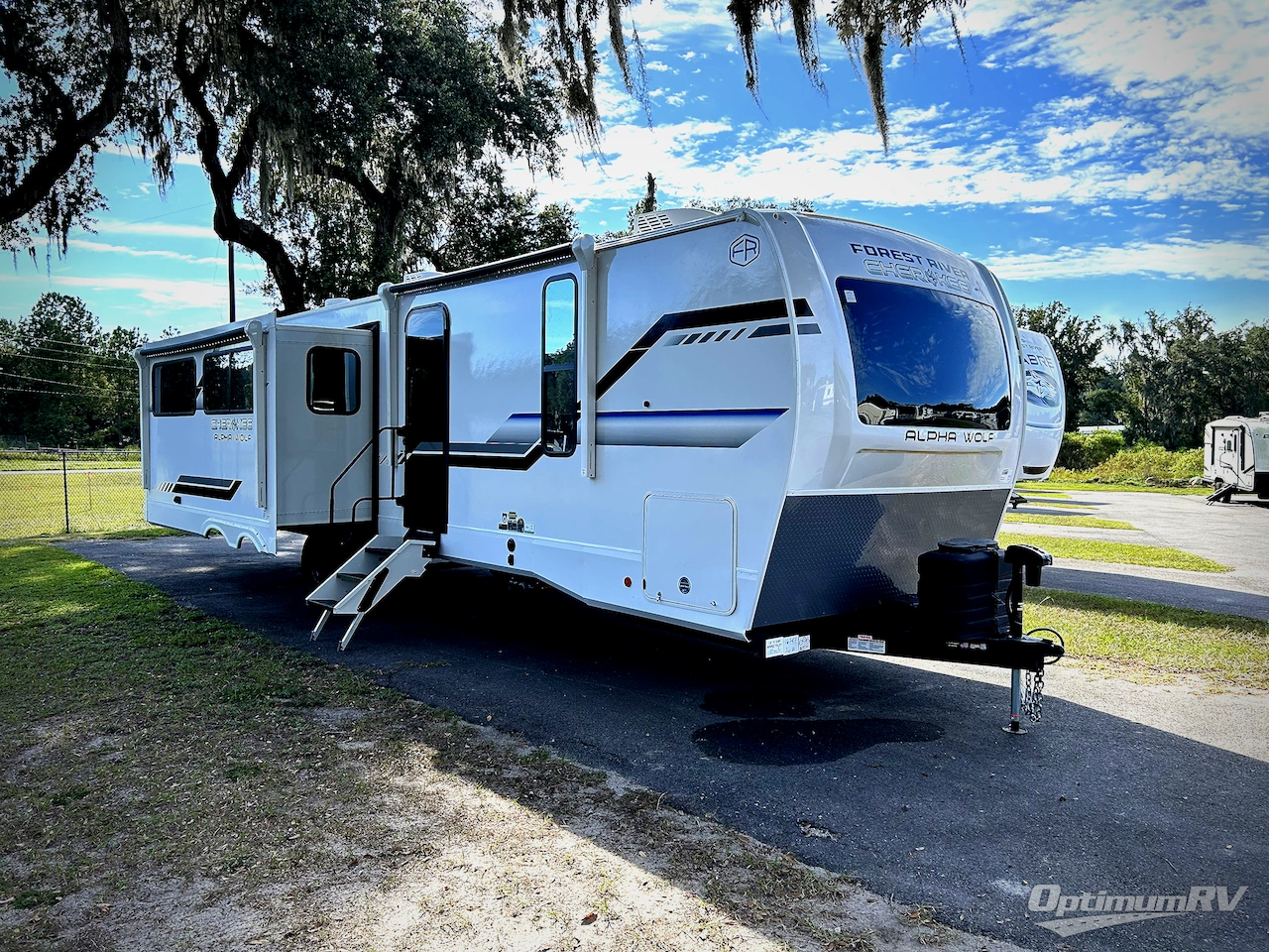 2026 Forest River Cherokee Alpha Wolf 26RL Photo 1