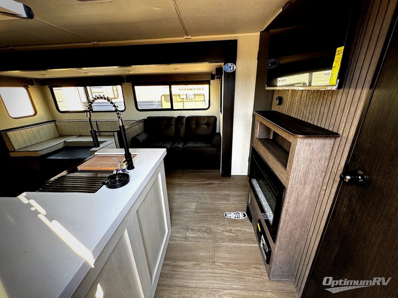 2026 Forest River Cherokee Alpha Wolf 280QBS Photo 3