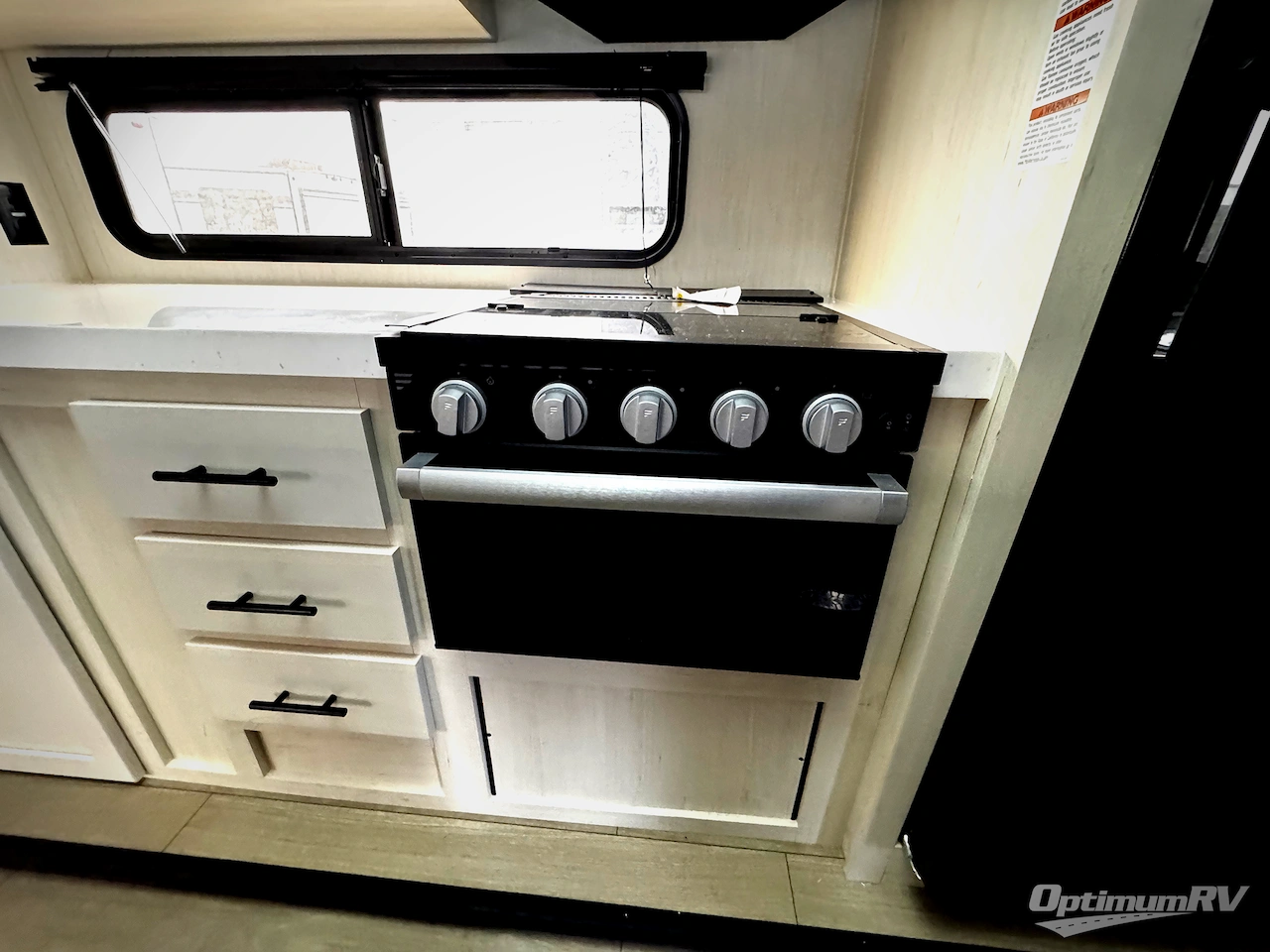 2026 Forest River Cherokee Alpha Wolf 26RL Photo 10