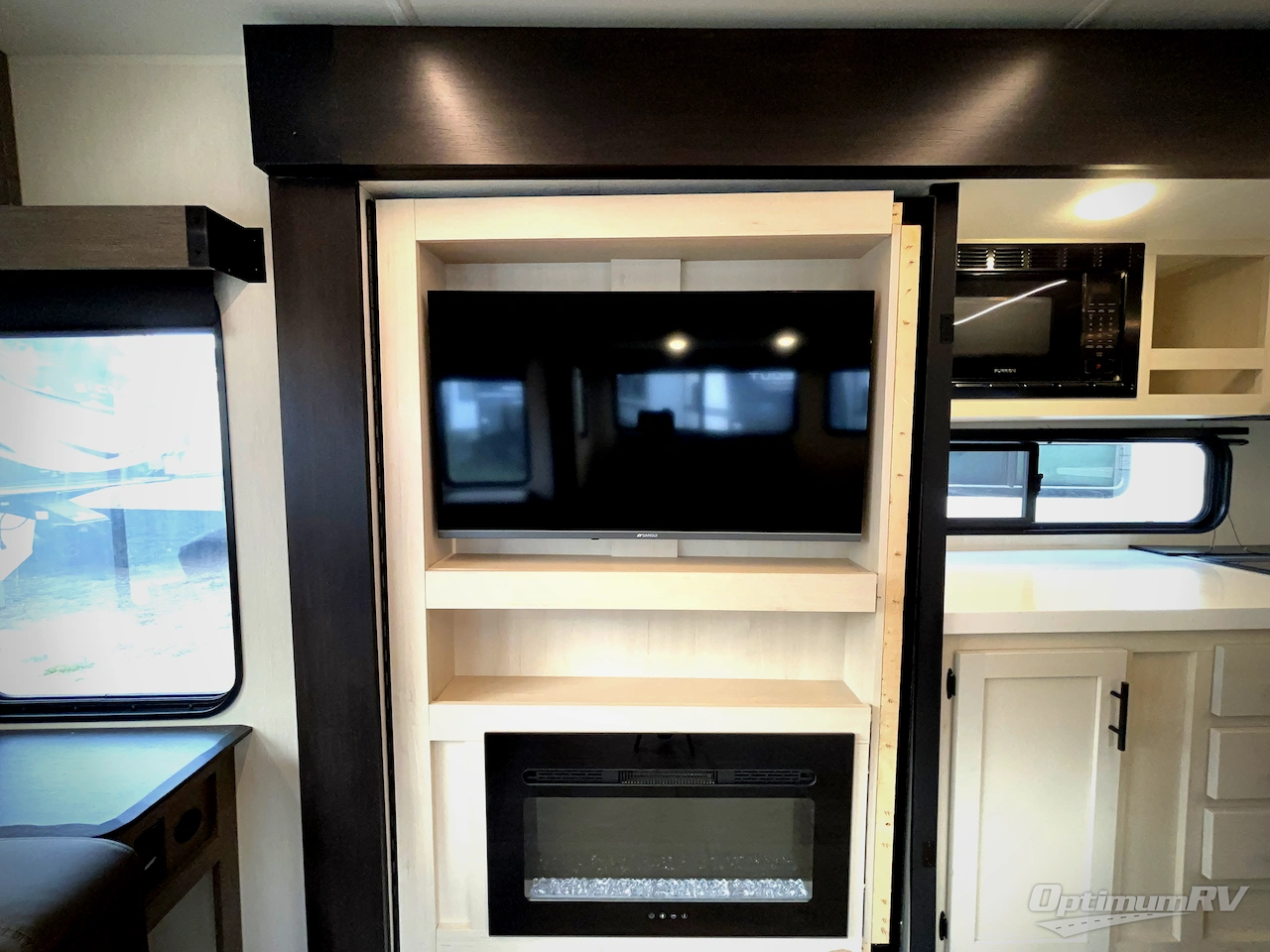 2026 Forest River Cherokee Alpha Wolf 26RL Photo 6