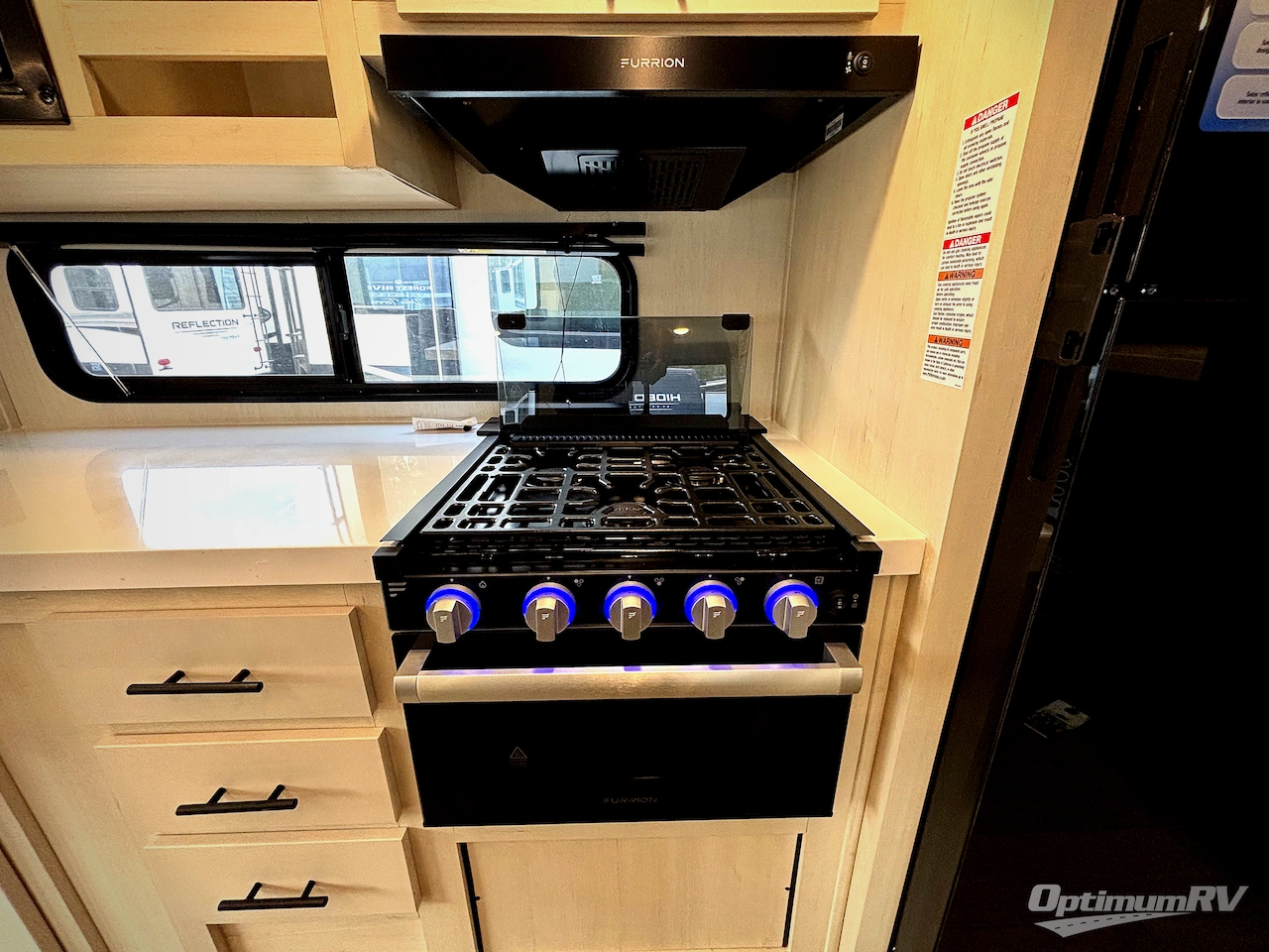 2026 Forest River Cherokee Alpha Wolf 26RL Photo 9