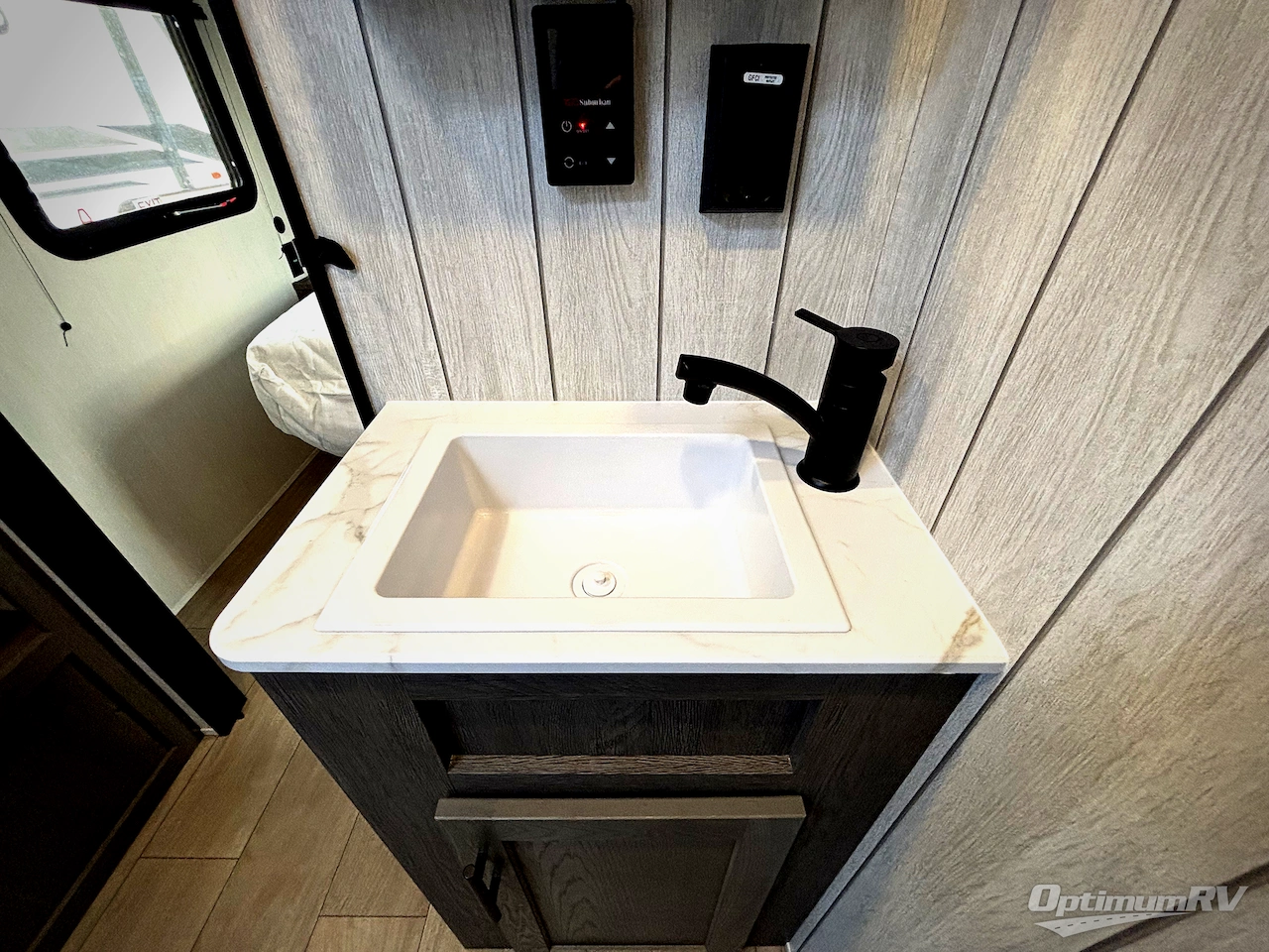 2026 Forest River Cherokee Alpha Wolf 26RL Photo 14