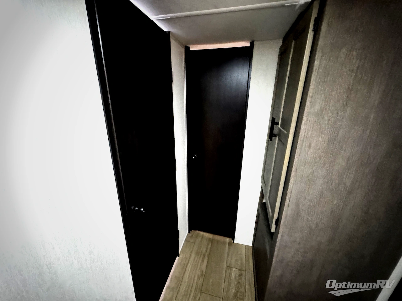 2026 Forest River Cherokee Alpha Wolf 280QBS Photo 12