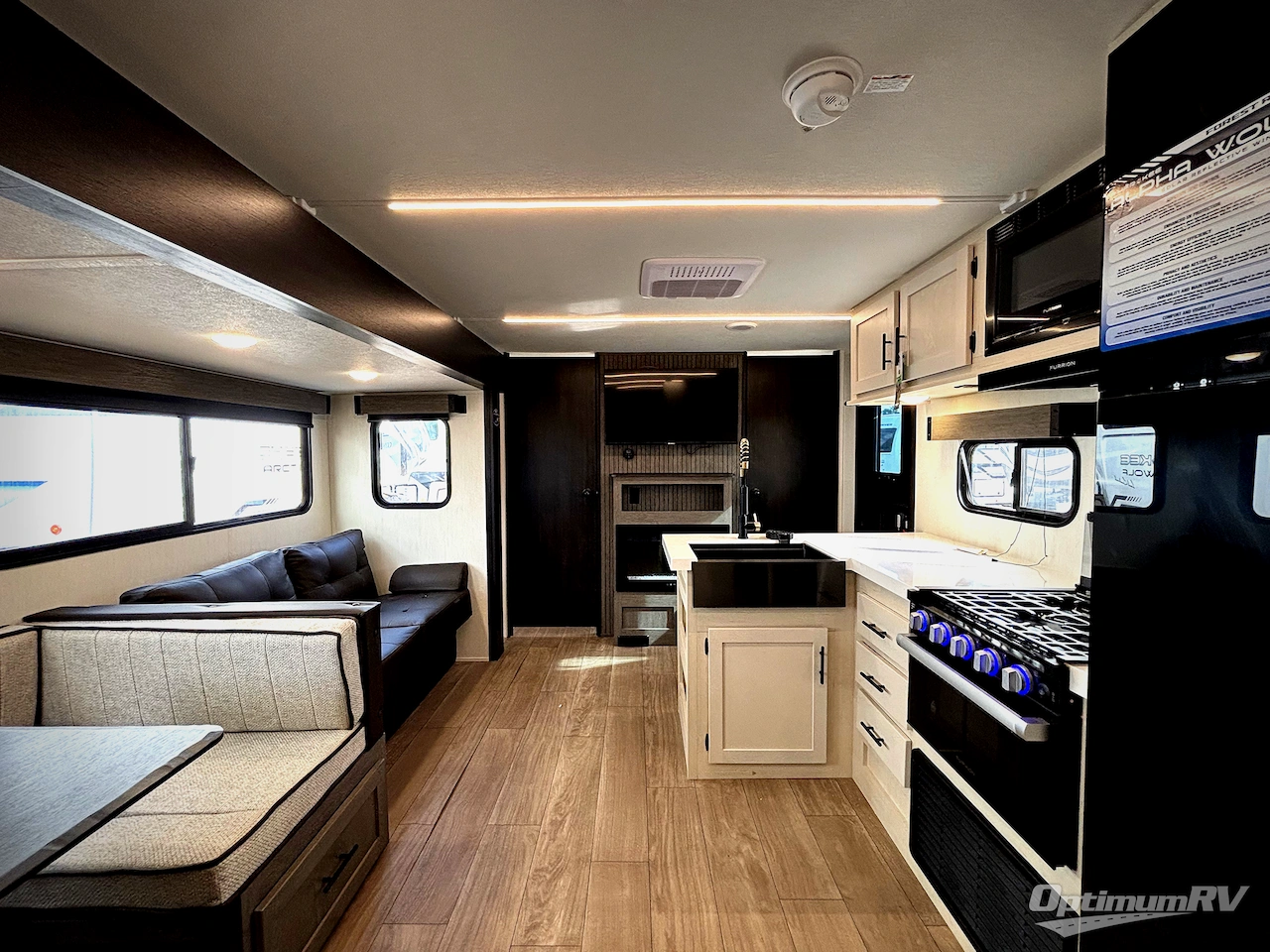 2026 Forest River Cherokee Alpha Wolf 280QBS Photo 4