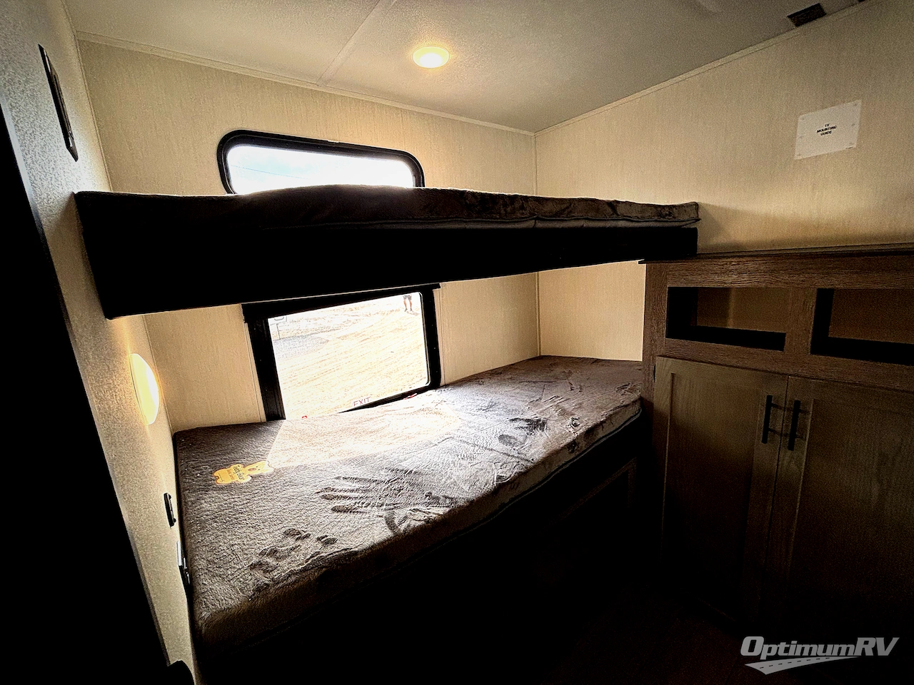 2026 Forest River Cherokee Alpha Wolf 280QBS Photo 9