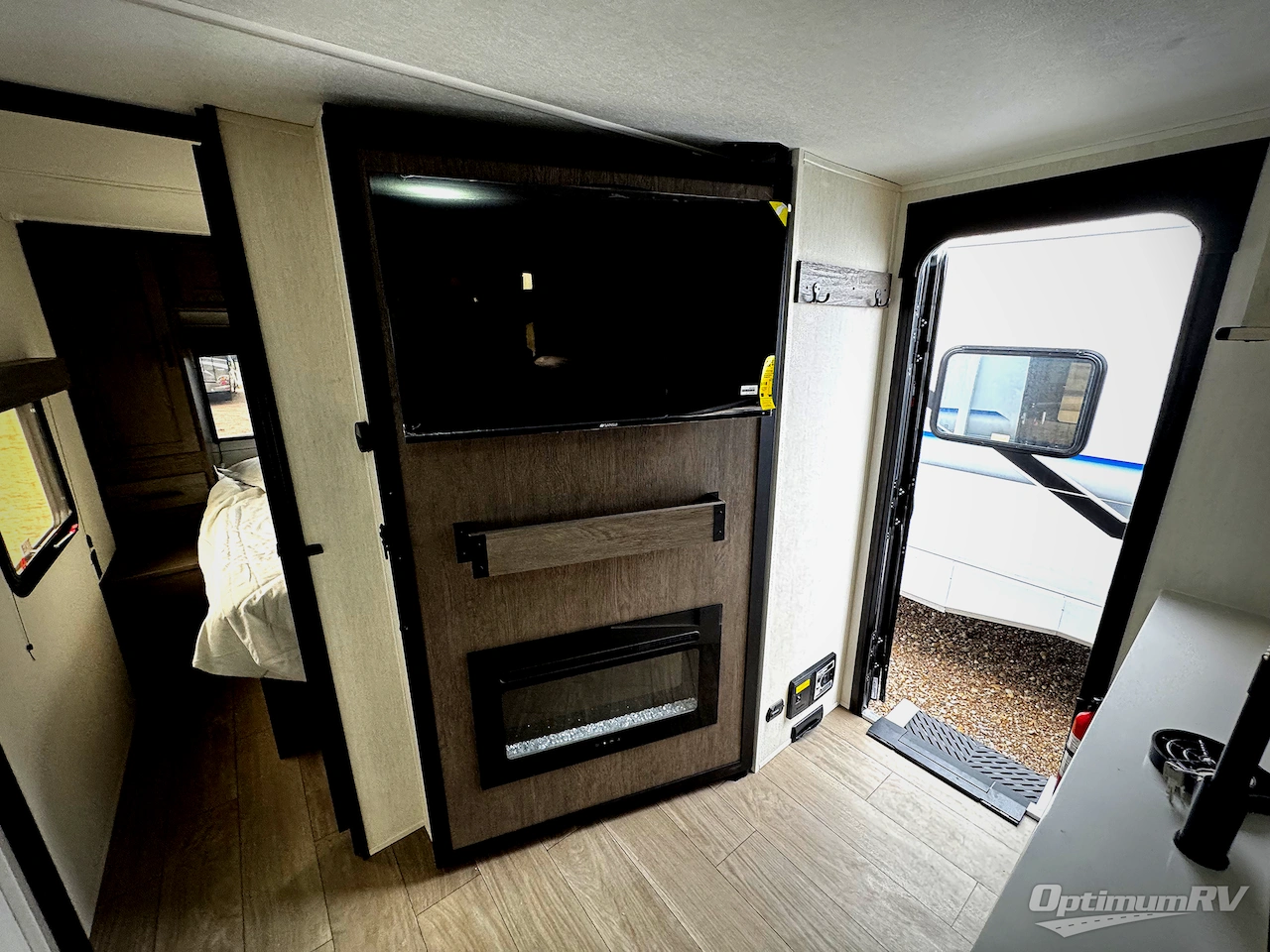 2026 Forest River Cherokee Alpha Wolf 26DBH Photo 7