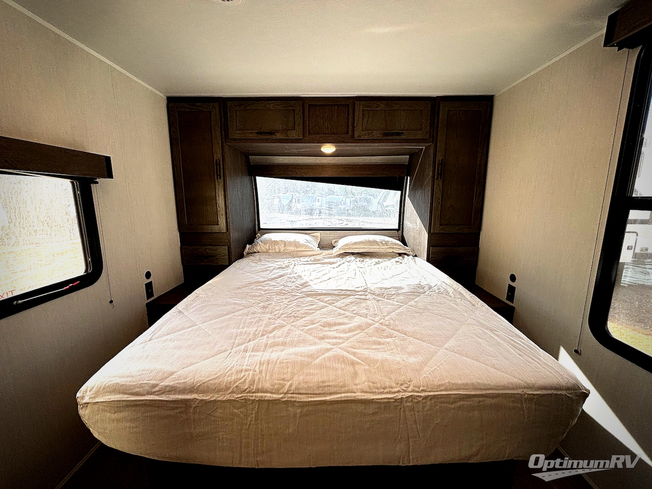 2026 Forest River Cherokee Alpha Wolf 21RB Photo 6