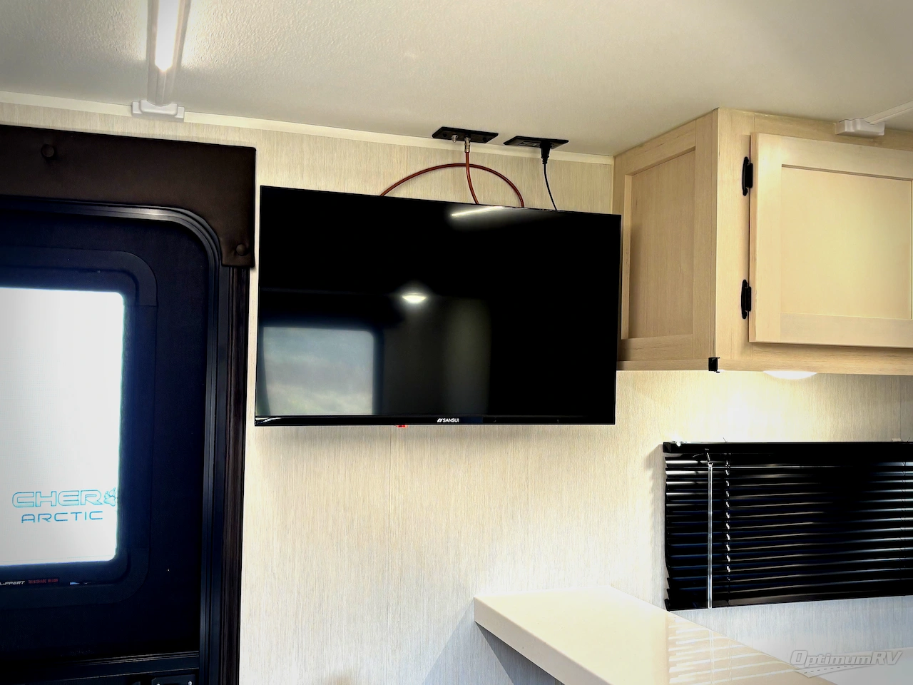 2026 Forest River Cherokee Alpha Wolf 21RB Photo 9