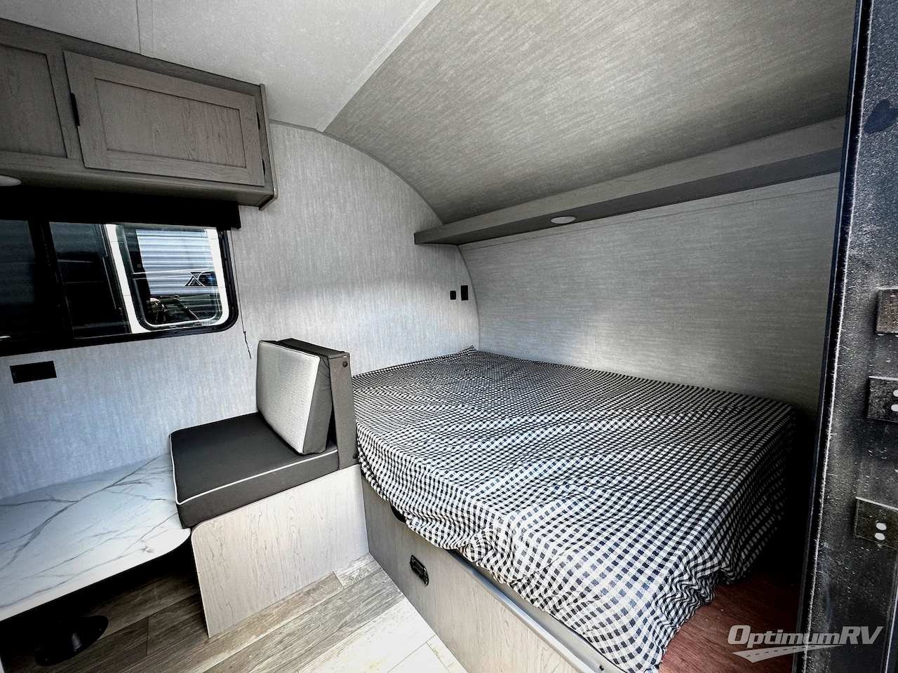2025 Coachmen Clipper Cadet 17CBH Photo 4