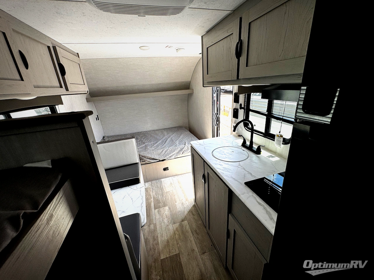 2025 Coachmen Clipper Cadet 17CBH Photo 6