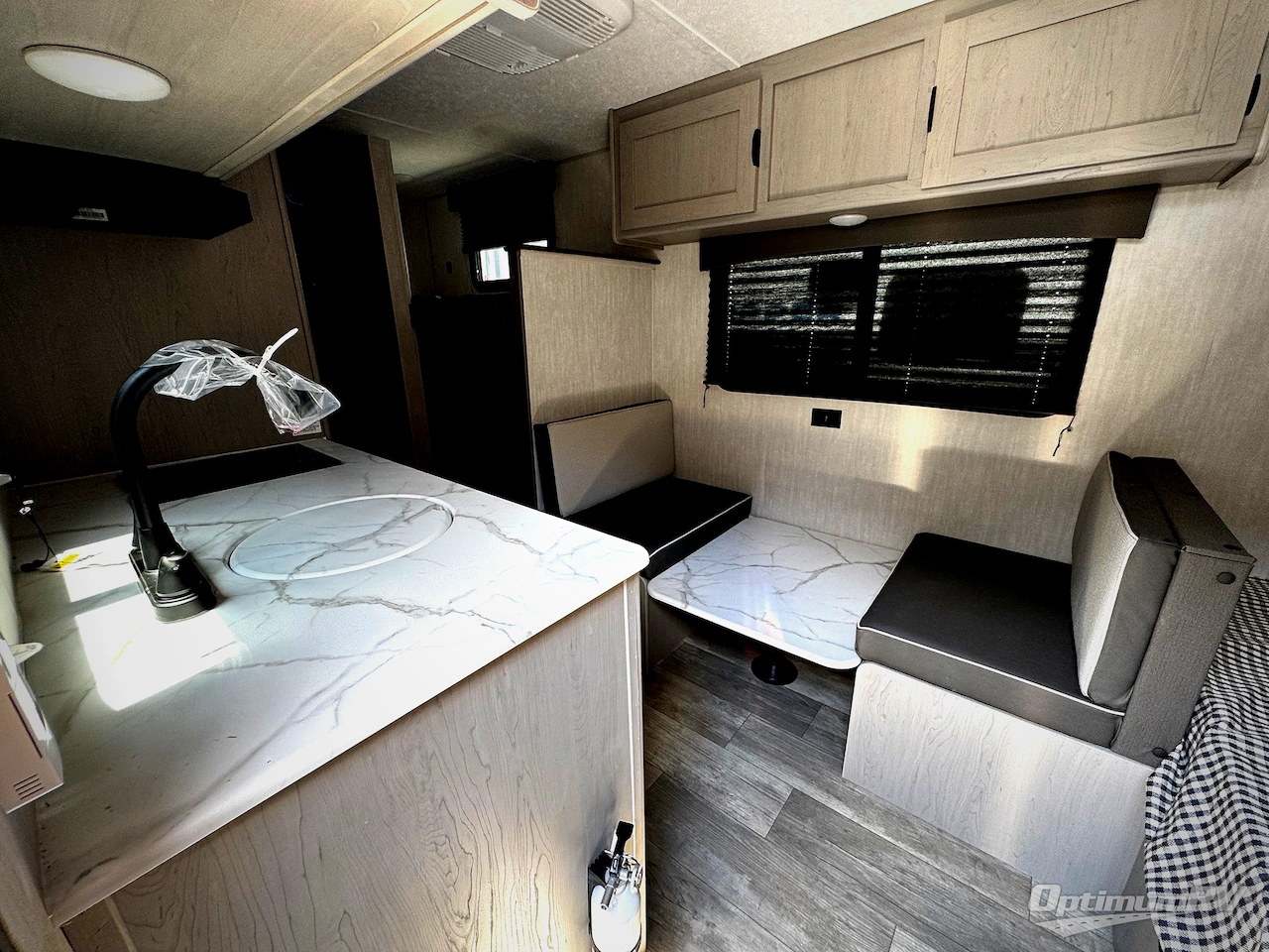 2025 Coachmen Clipper Cadet 17CBH Photo 3
