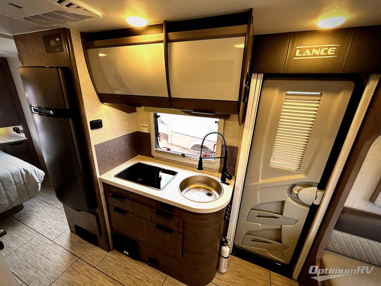 2023 Lance Lance Travel Trailers 2075 Photo 7