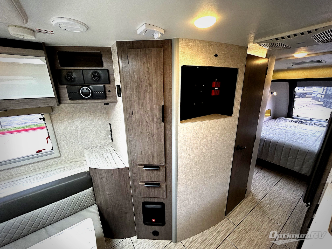 2023 Lance Lance Travel Trailers 2075 Photo 8