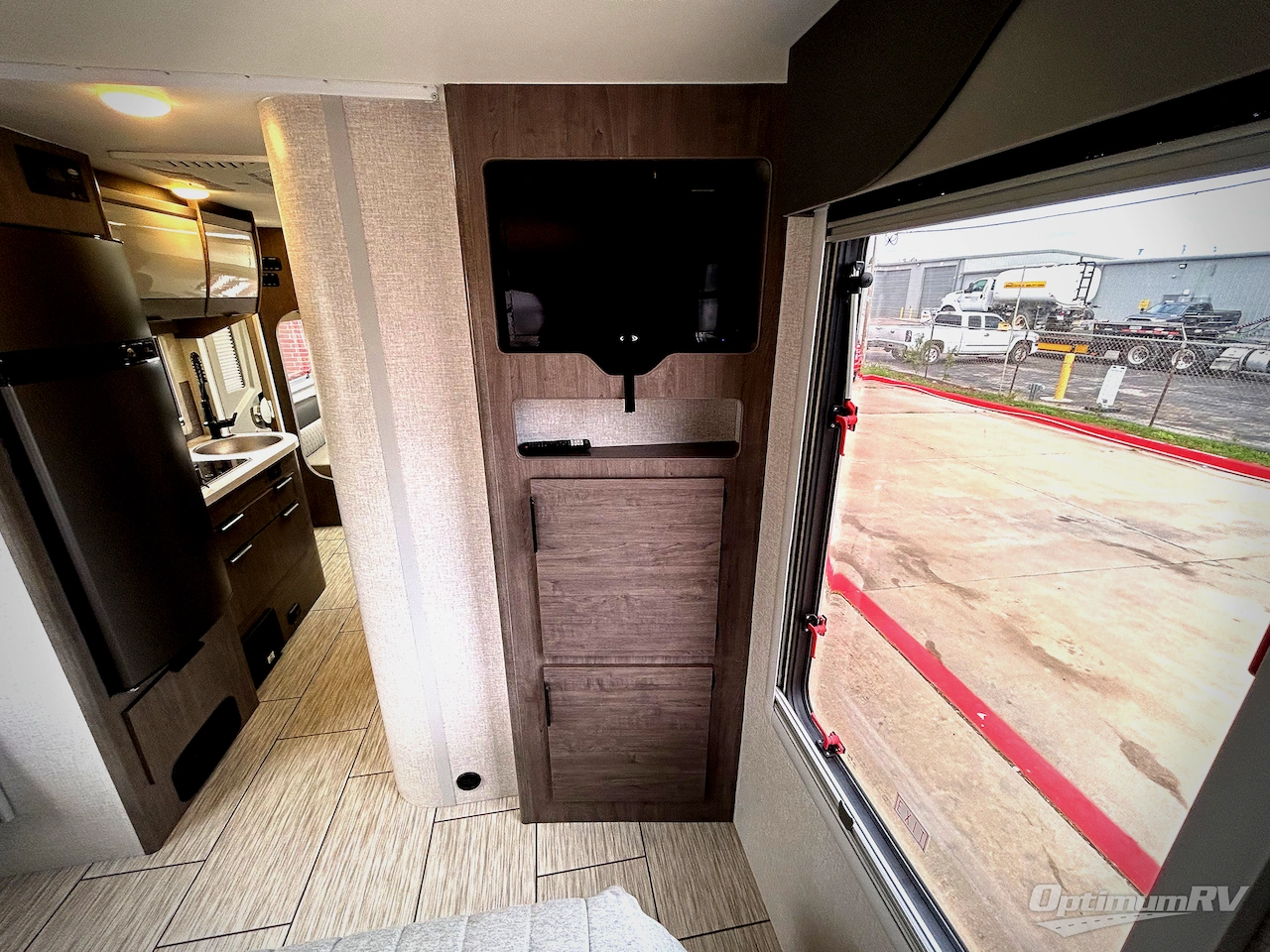 2023 Lance Lance Travel Trailers 2075 Photo 6