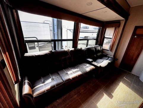 2019 Keystone Avalanche 395BH RV Photo 2