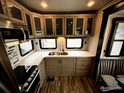2022 Keystone Avalanche 295RK RV Photo 3