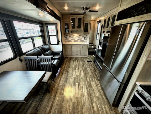 2022 Keystone Avalanche 295RK RV Photo 2