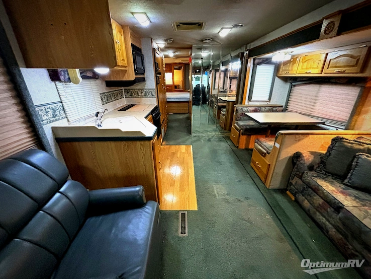 2002 Damon Intruder 341 RV Photo 1