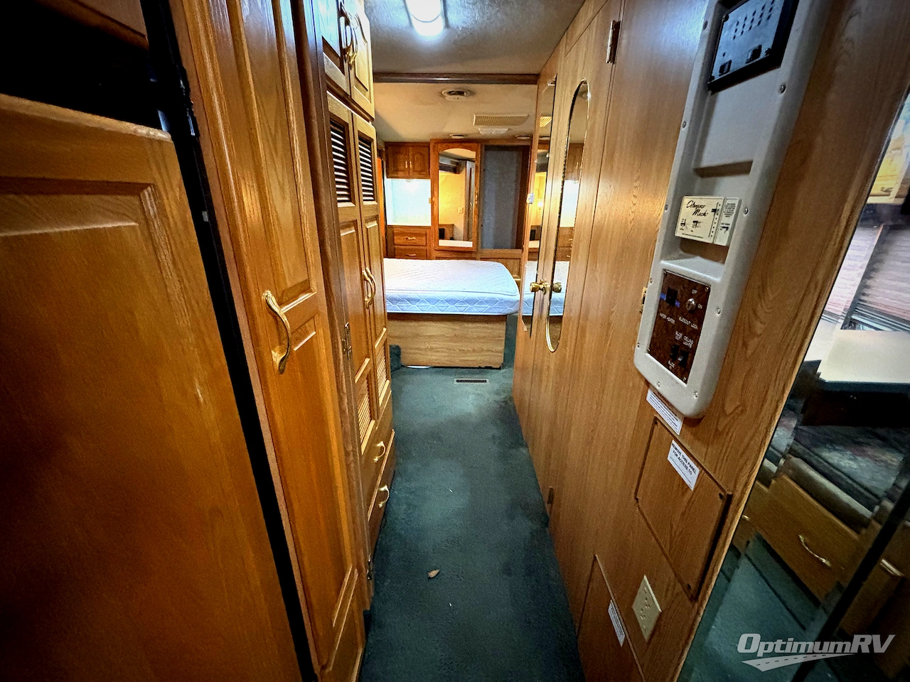 2002 Damon Intruder 341 Photo 14