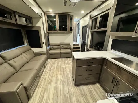 2022 Alliance Valor 40V13 RV Photo 2
