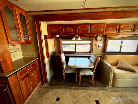 2007 Country Coach Inspire 360 SIENA 425 RV Photo 3
