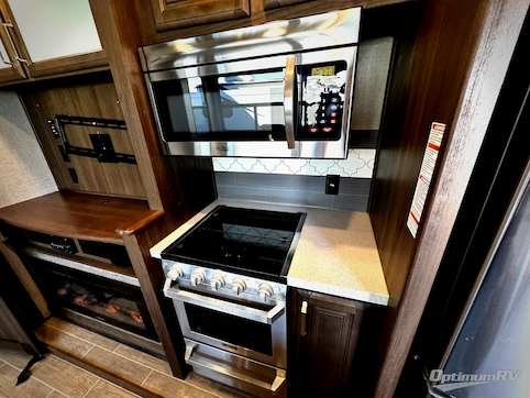 2020 Keystone Avalanche 396BH RV Photo 2