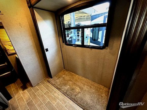 2020 Keystone Avalanche 396BH RV Photo 3