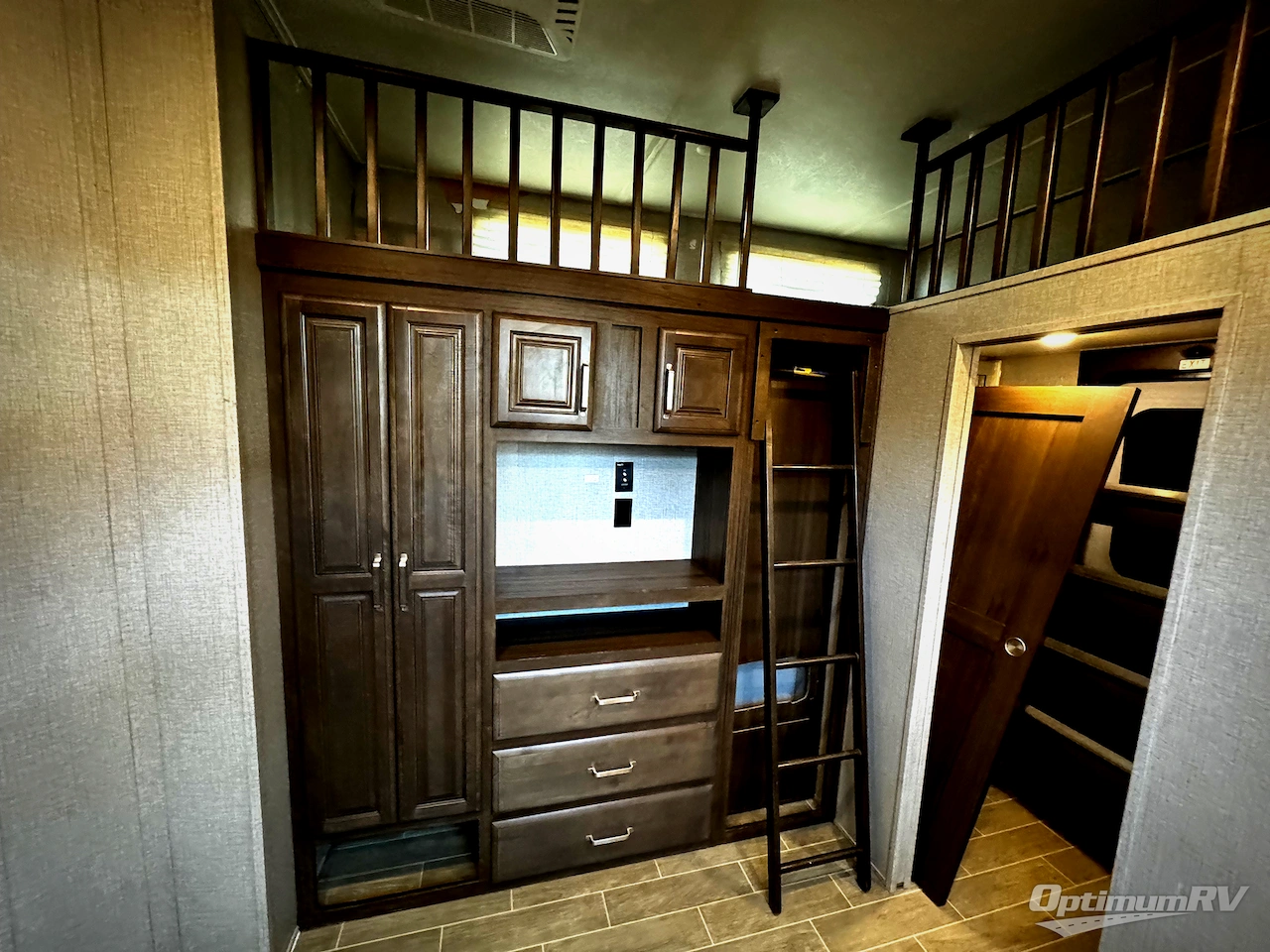 2020 Keystone Avalanche 396BH Photo 16