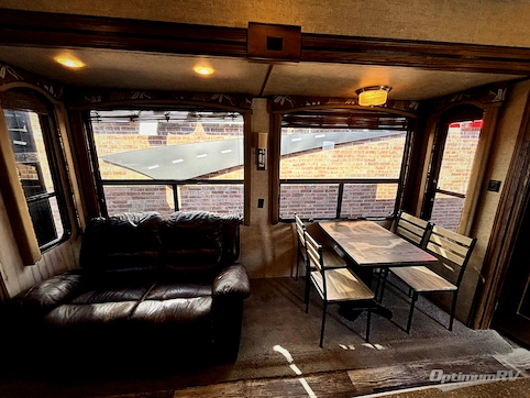 2015 Keystone Avalanche 380FL RV Photo 3