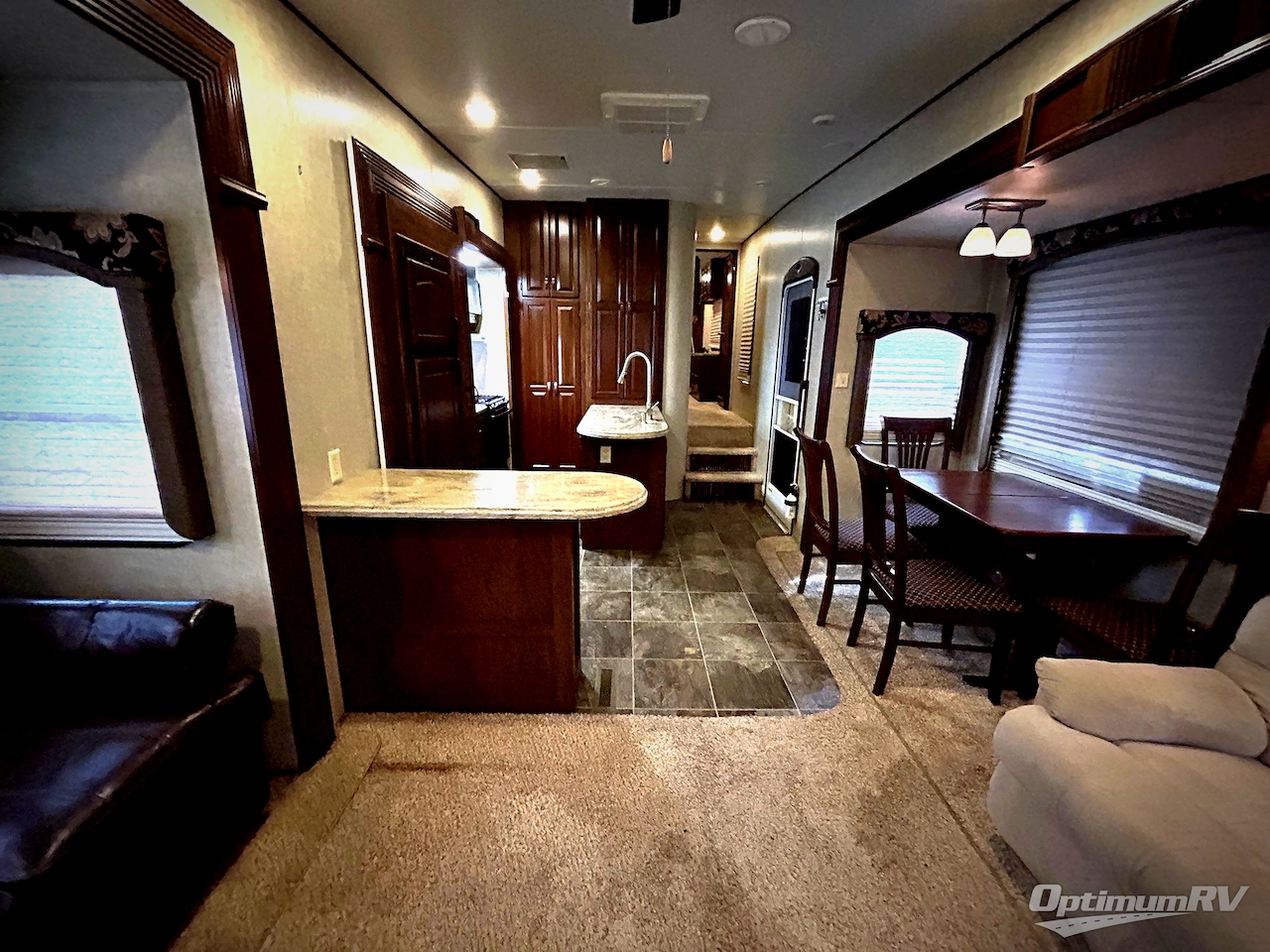 2013 Keystone Avalanche 330RE Photo 3