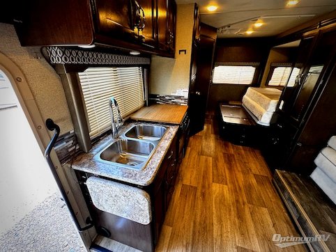 2018 Thor FREEDOM ELITE 24FE RV Photo 2