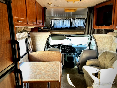 2004 Coachmen Freelander 2400WB RV Photo 2