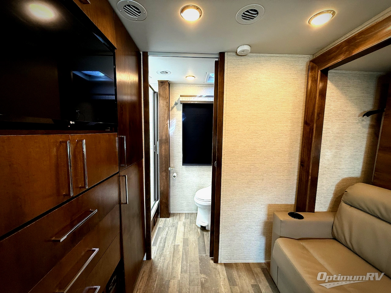 2020 Tiffin Wayfarer 25RW Photo 20