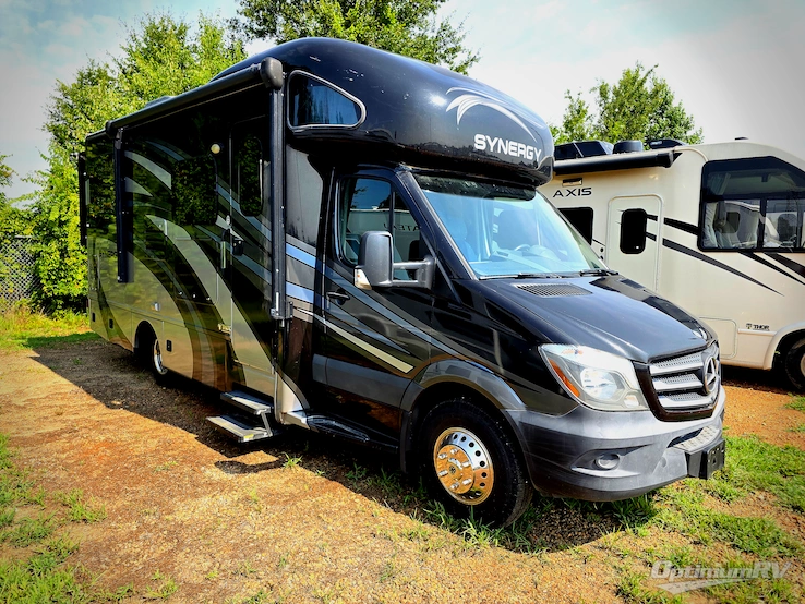 2016 Thor Synergy SP24 RV Photo 1