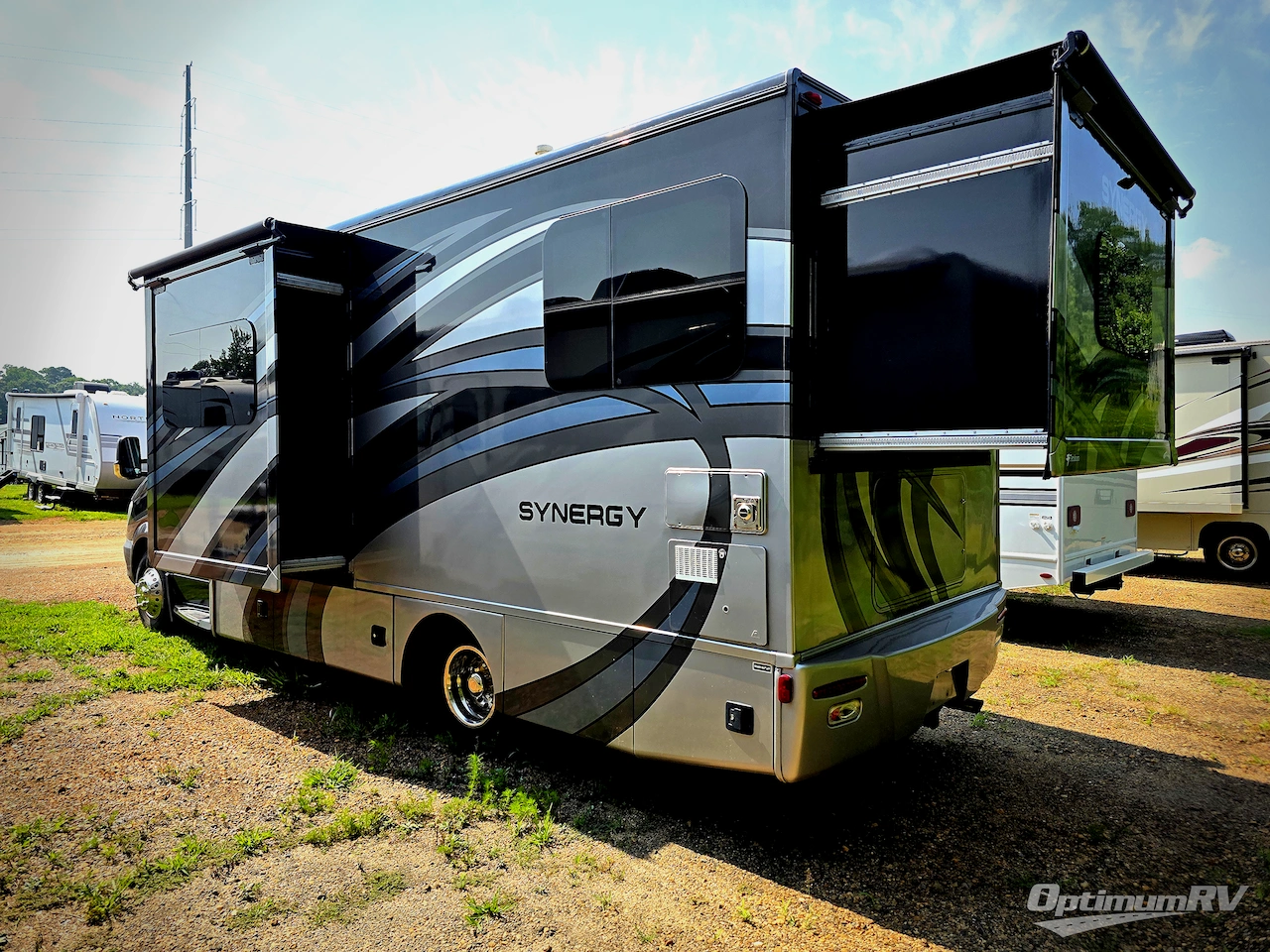 2016 Thor Synergy SP24 Photo 3