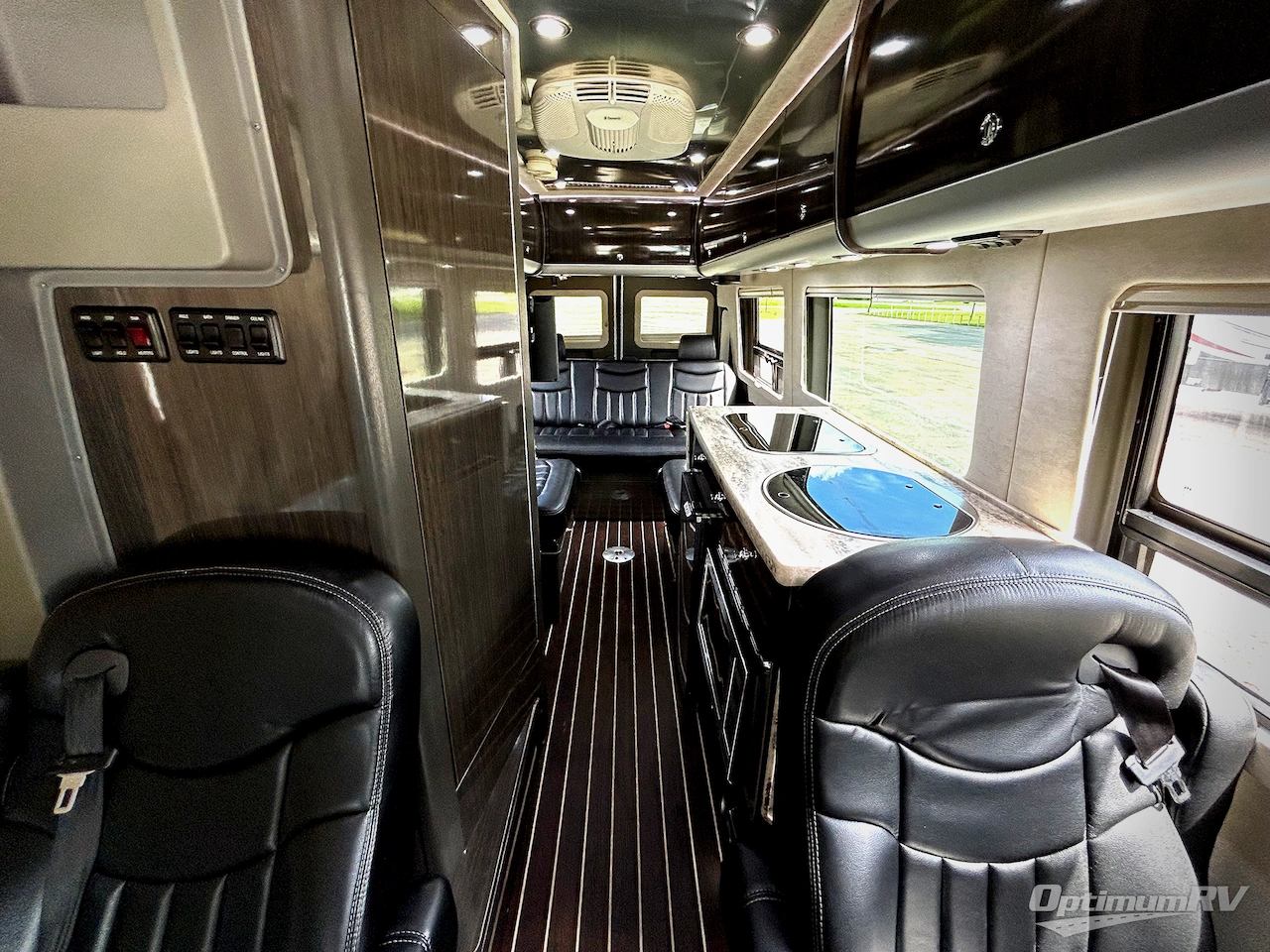 2015 Airstream Interstate 3500 Photo 4